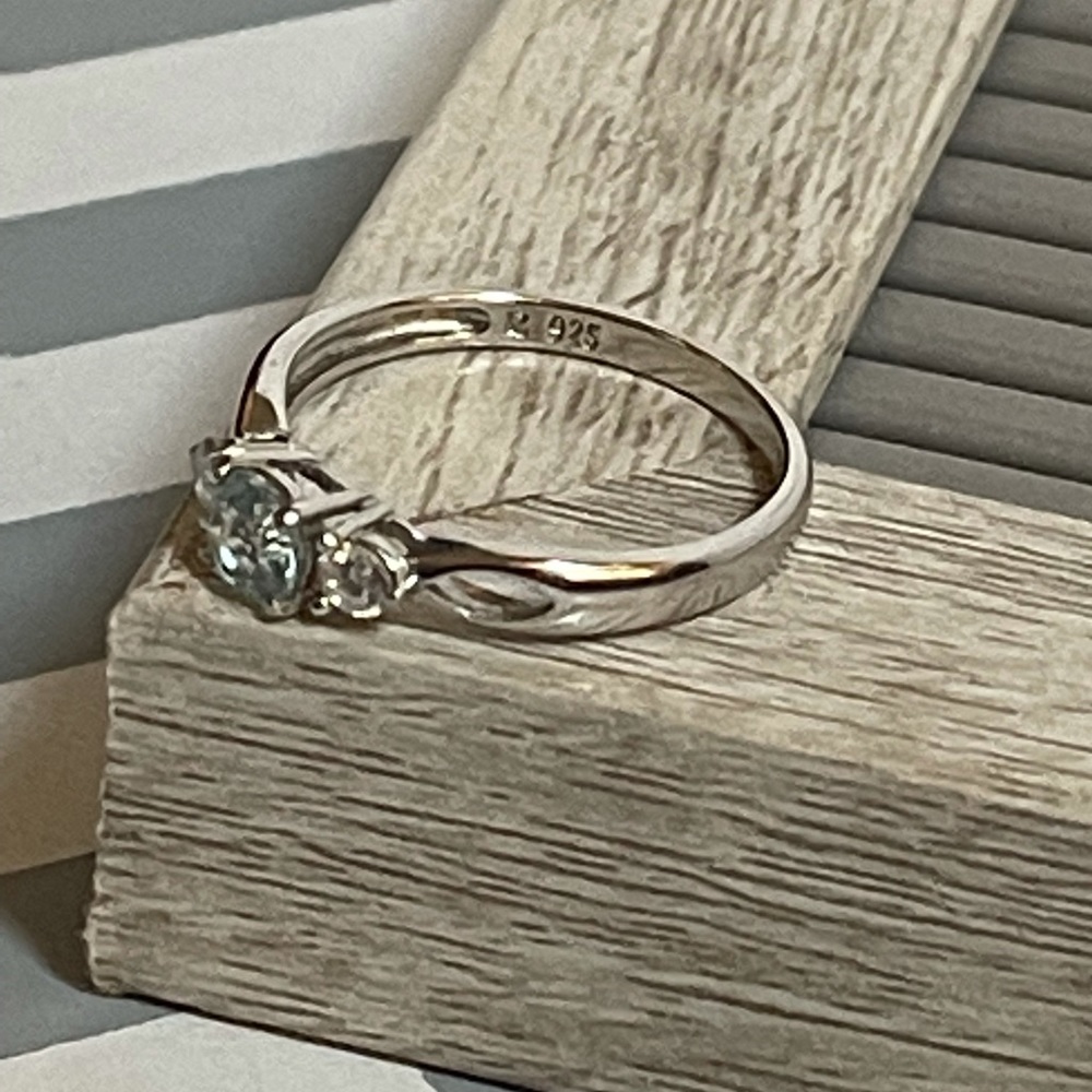 925 Sterling Silver Cubic Zirconia Ring Size 9